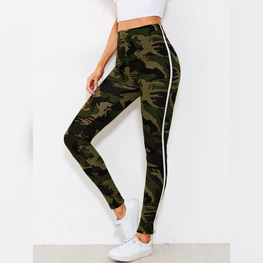 Hight Waist Camo Print Leggings Size M